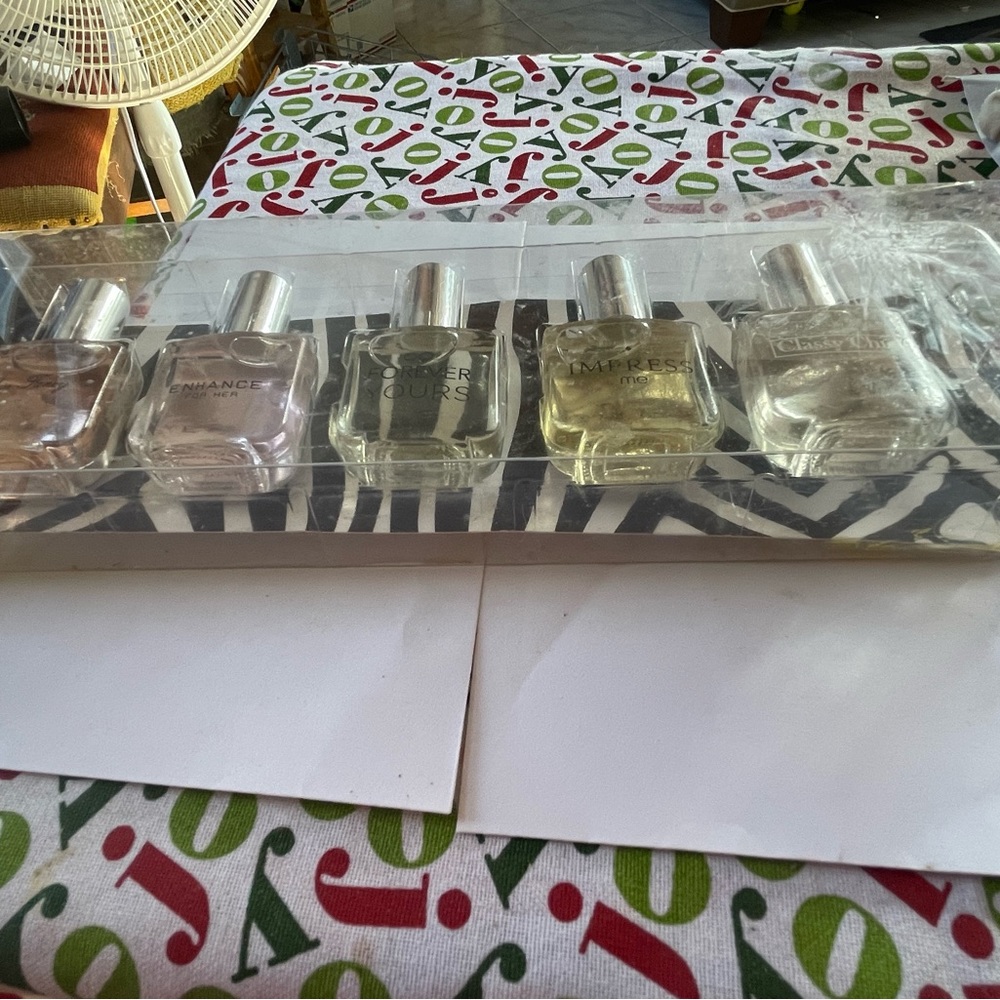 Purfume - Picture 2 of 3